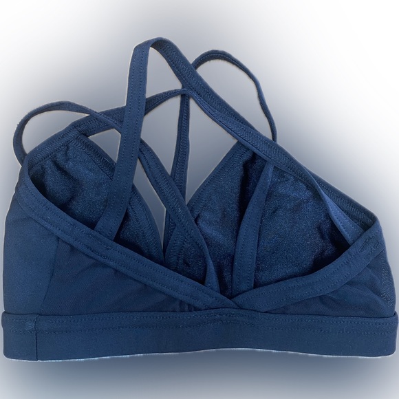 Details Dancewear
Black strappy crop top and sheer short
Child medium (5/6) - Picture 2 of 3